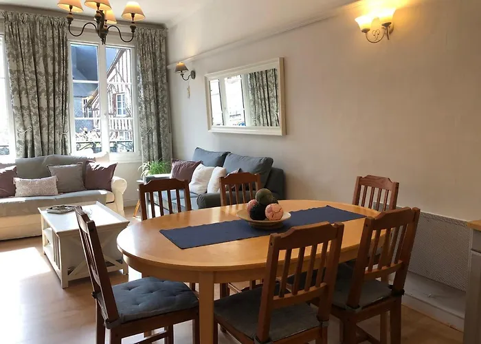 R Postel Lägenhet Honfleur