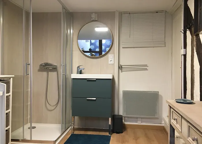 R Postel Lägenhet *